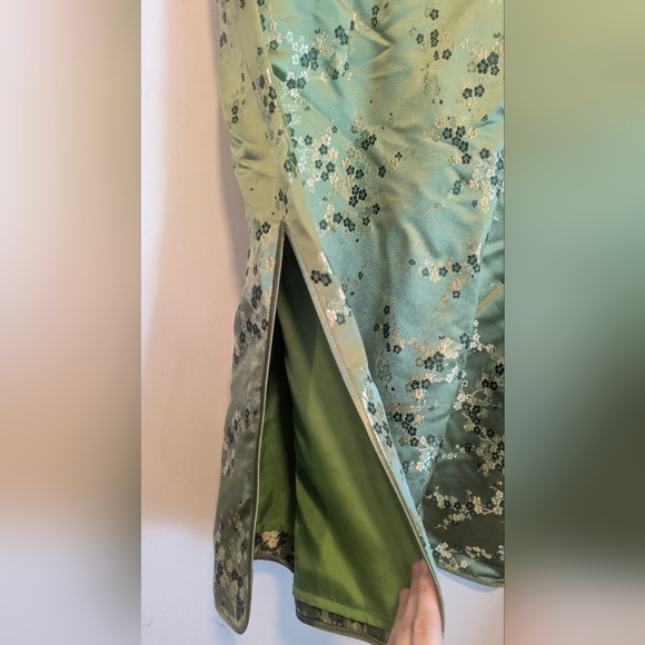 Qi Pao - Picture 3 of 10